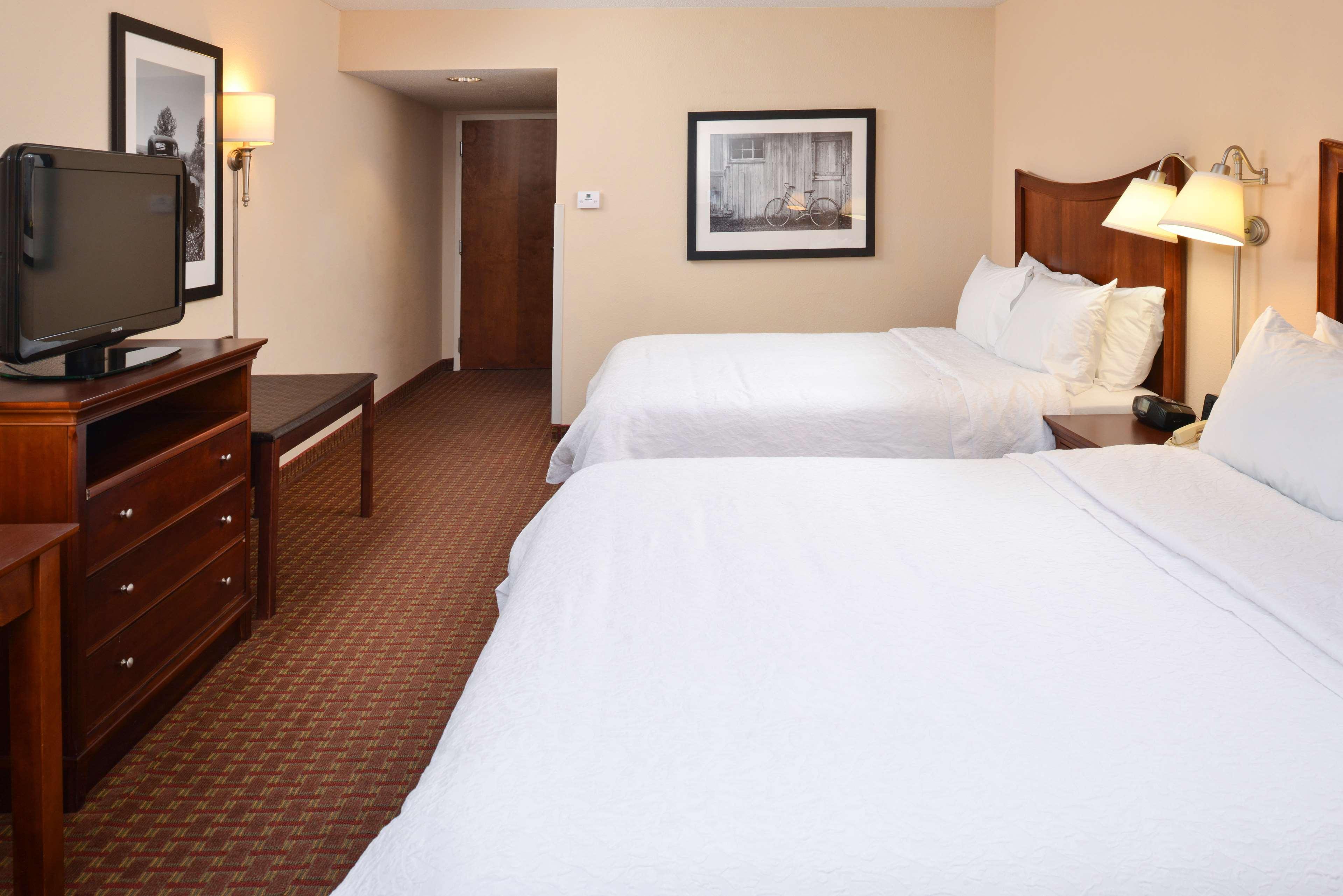 Hampton Inn Henderson Exterior photo