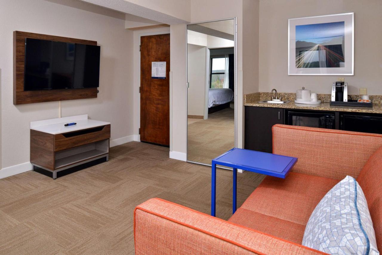 Hampton Inn Henderson Exterior photo